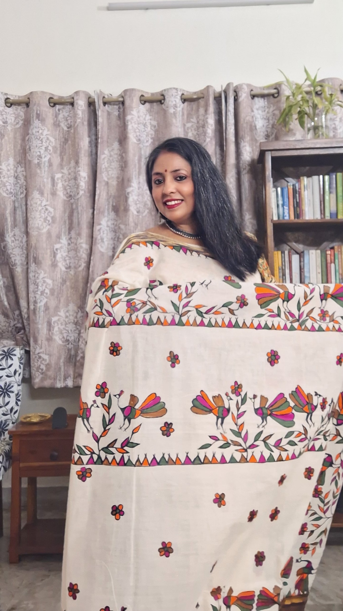Hand-Painted Sohrai Art Kerala Cotton Saree – Tribal Bird Motifs on Off White