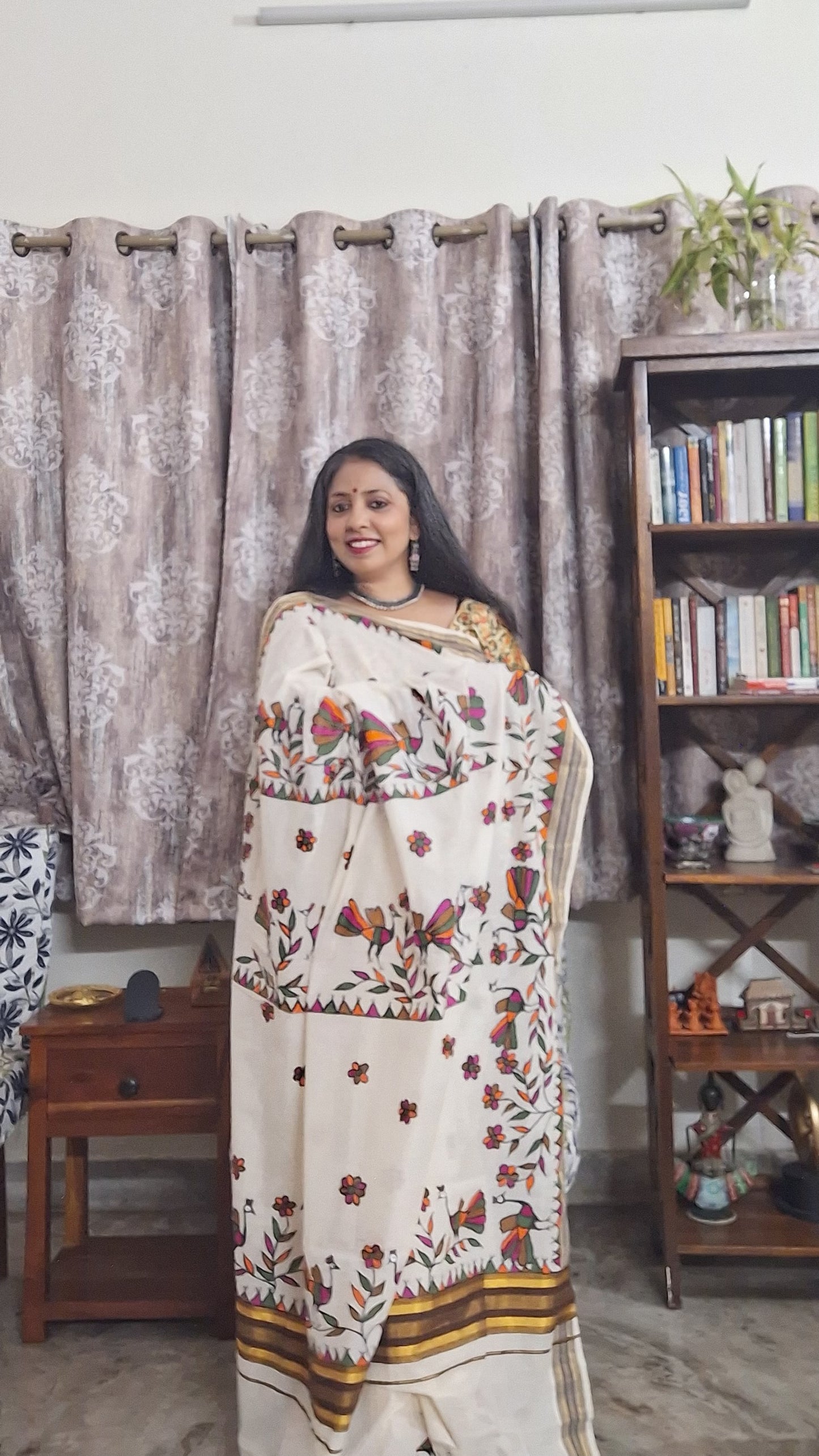 Hand-Painted Sohrai Art Kerala Cotton Saree – Tribal Bird Motifs on Off White