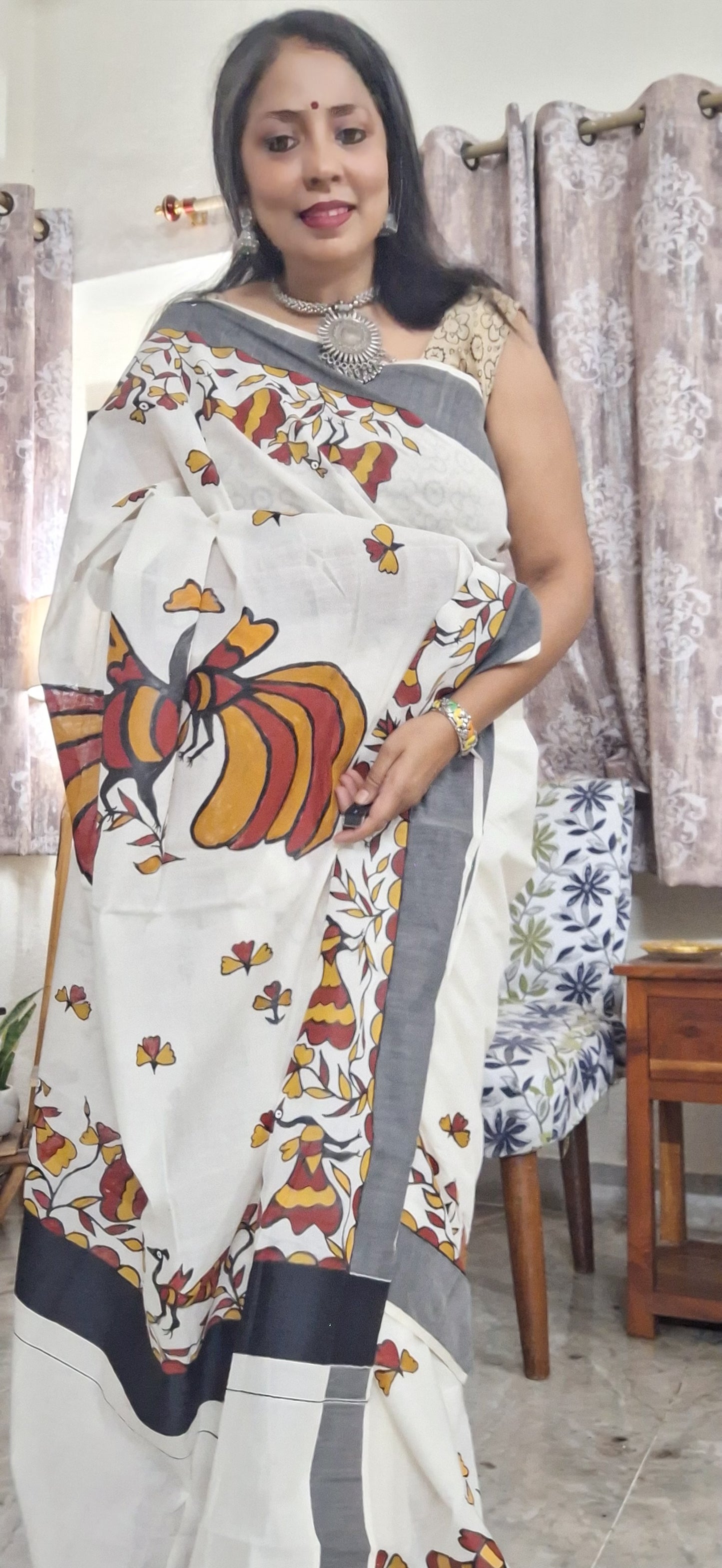Sohrai Hand Painted Kerala Cotton Saree – Earthsong Birds on Off White