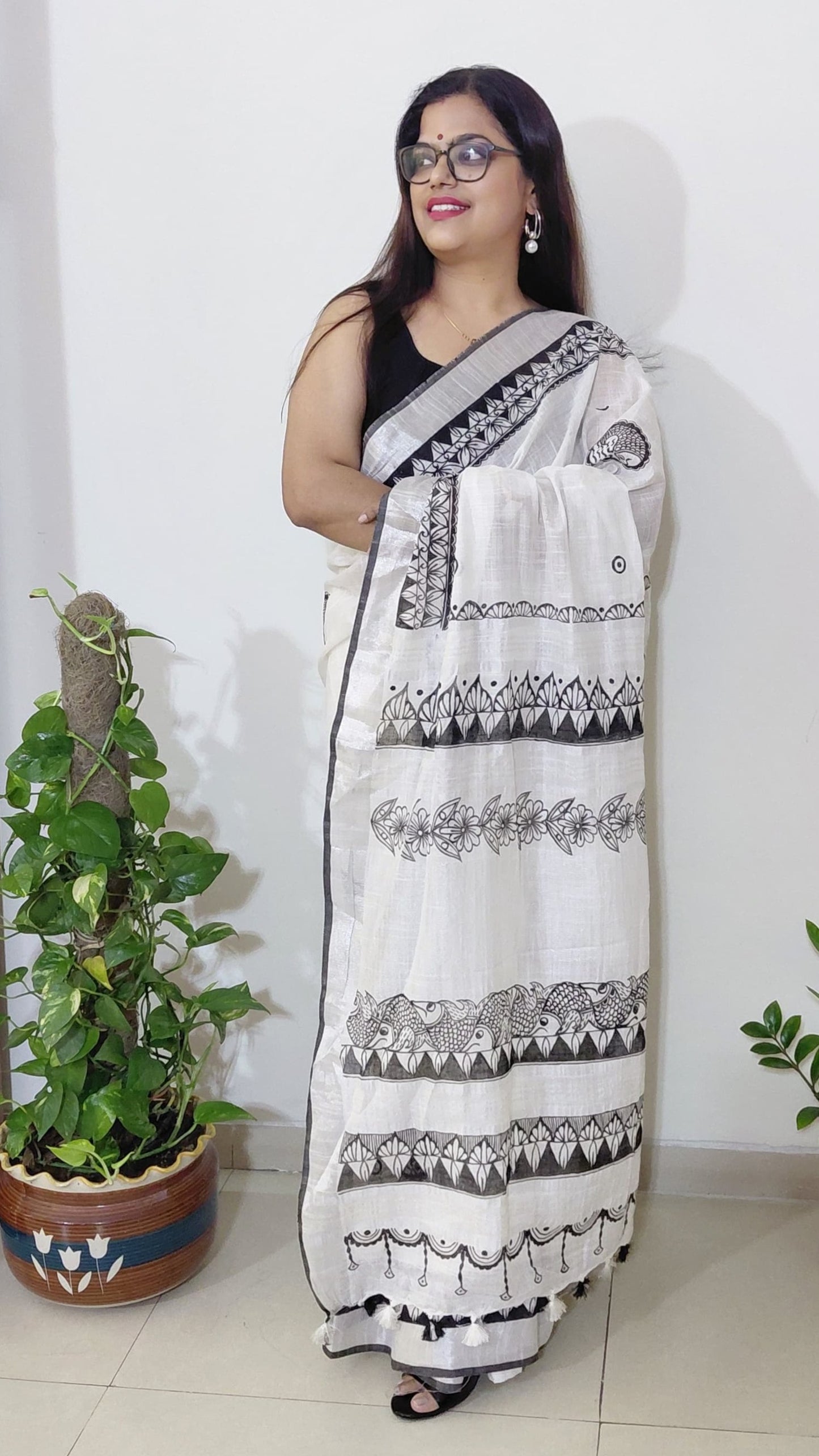 Full saree look with hand-painted monochrome detailing