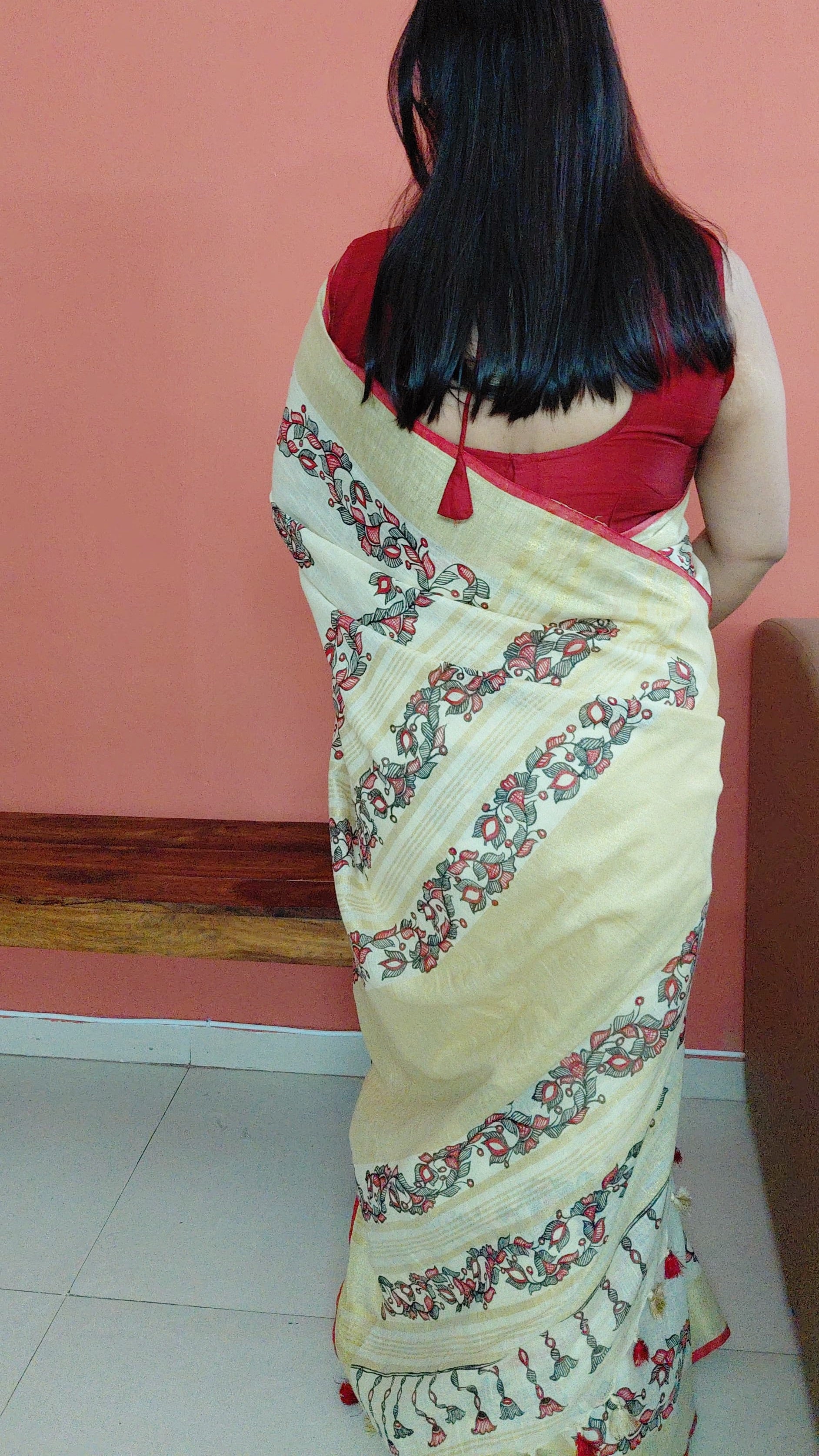 Lightweight festive linen saree for women